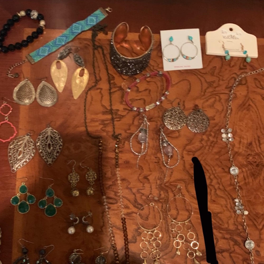 Lot of jewelry